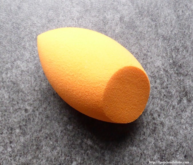 Real-Techniques-Miracle-Blending-Sponge