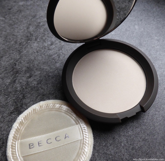 becca-blotting-powder-translucent