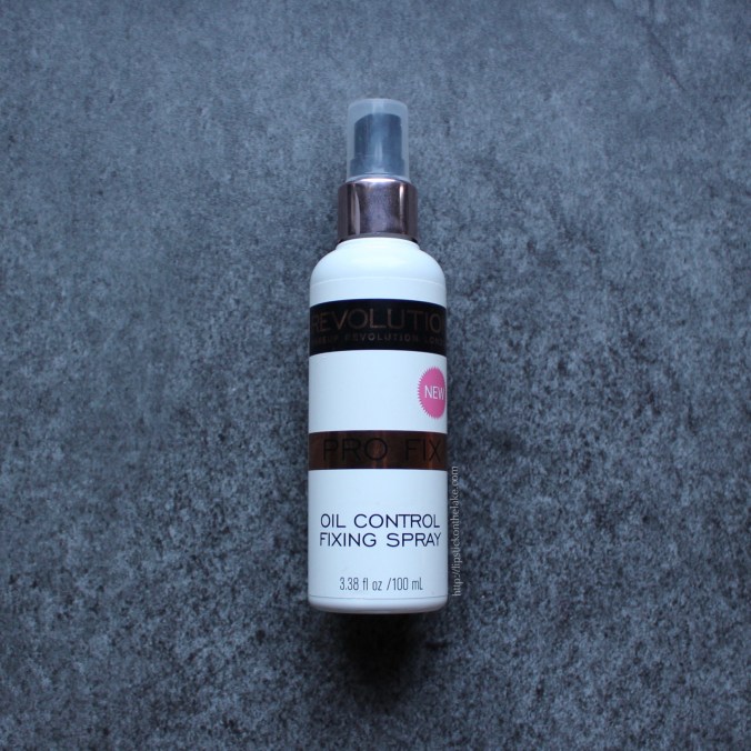 Makeup Revolution Oil Control Fixing Spray