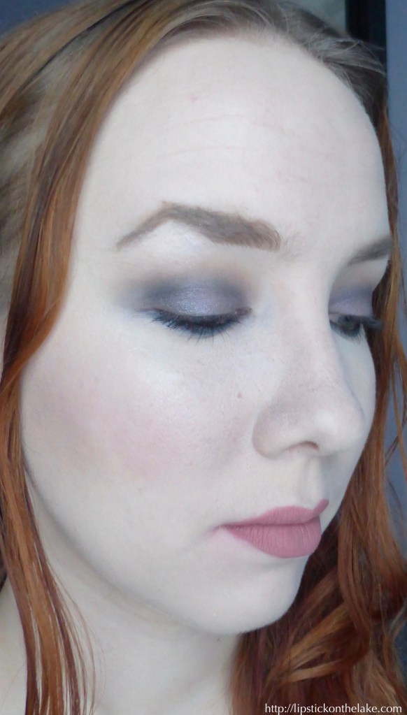 natasha-denona-eyeshadow-palette-5-colour-1-makeup-look-side-view