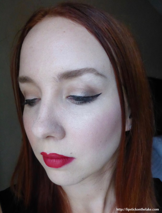 Urban-Decay-Gwen-Stefani-Palette-Fair-Skin-Winged-Liner